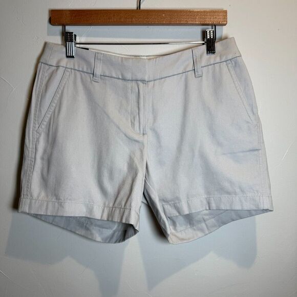 J. Crew Women's 5" Chino Shorts Light Gray 100% Cotton Size 4 - Picture 1 of 14